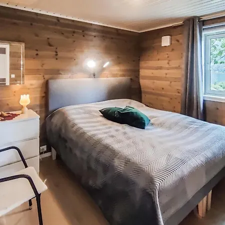 3 Bedroom Beautiful In * Forsand