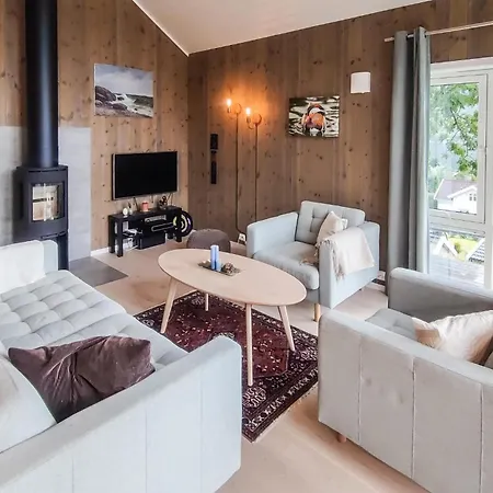 Holiday home 3 Bedroom Beautiful In *