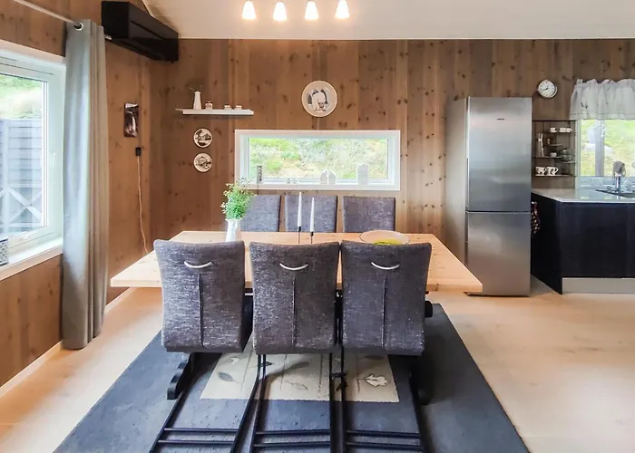 Vakantiehuis 3 Bedroom Beautiful In Forsand