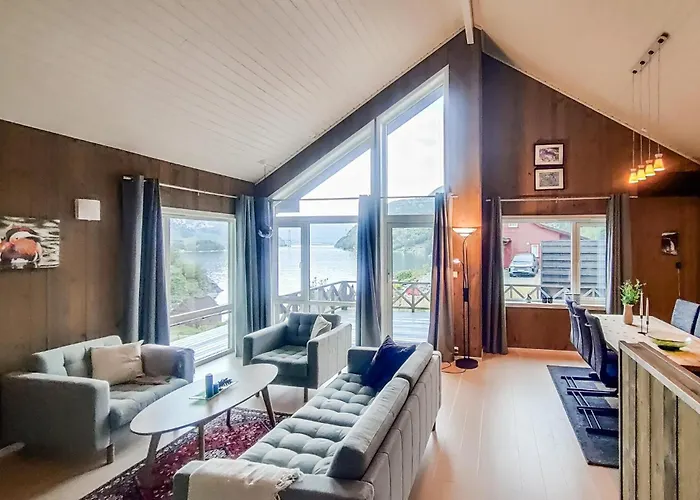 3 Bedroom Beautiful In Vakantiehuis Forsand